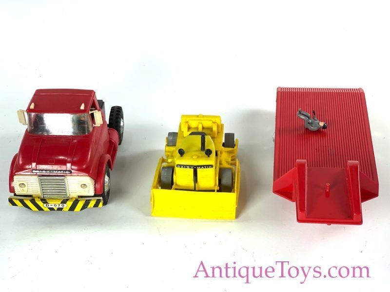 Daisy Mfg. Co. Plastic No. 70 "Flatbed & Dozer" in Box <FONT COLOR="ff000 ">*SOLD*</font> - Image 6