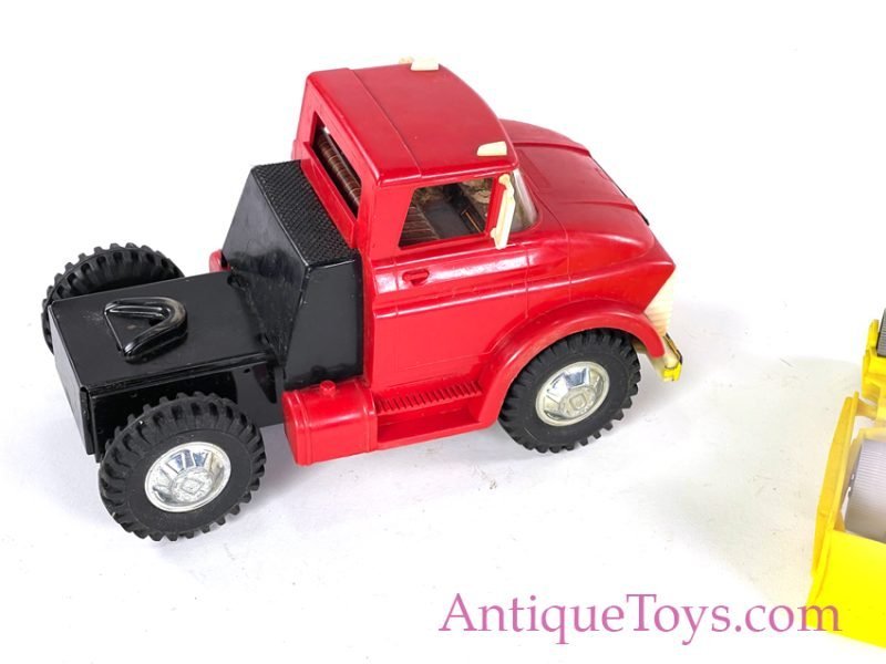 Daisy Mfg. Co. Plastic No. 70 "Flatbed & Dozer" in Box <FONT COLOR="ff000 ">*SOLD*</font> - Image 7