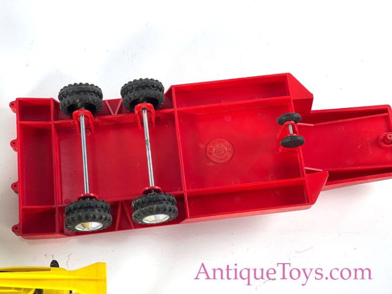 Daisy Mfg. Co. Plastic No. 70 "Flatbed & Dozer" in Box <FONT COLOR="ff000 ">*SOLD*</font> - Image 8