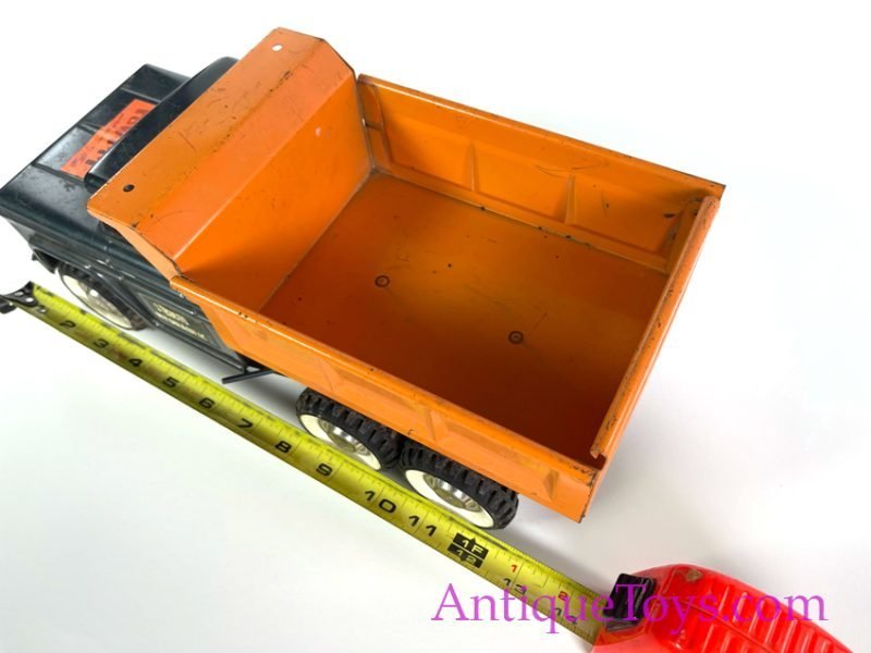 Structo Manufacturing Co. ca. 1960s Pressed Steel Hydraulic Dump Truck <FONT COLOR="ff000 ">*SOLD To COLLECTOR*</font> - Image 11
