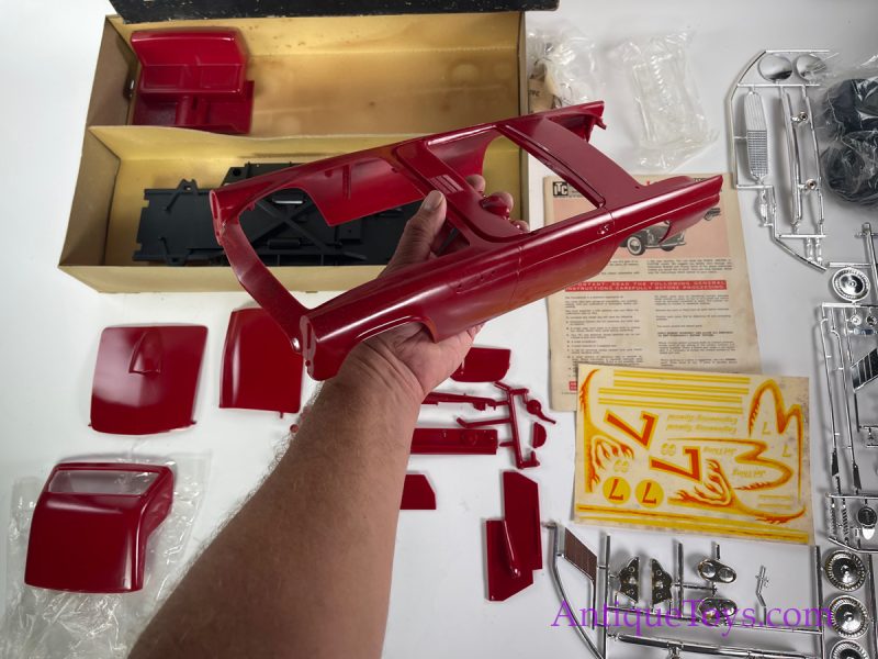 Ideal Toy Company (ITC) ca. 1960s Plastic "Thunderbird Motorized 3-in-1 Customized" Model Car in Box <FONT COLOR="ff000">*SOLD*</font> - Image 14