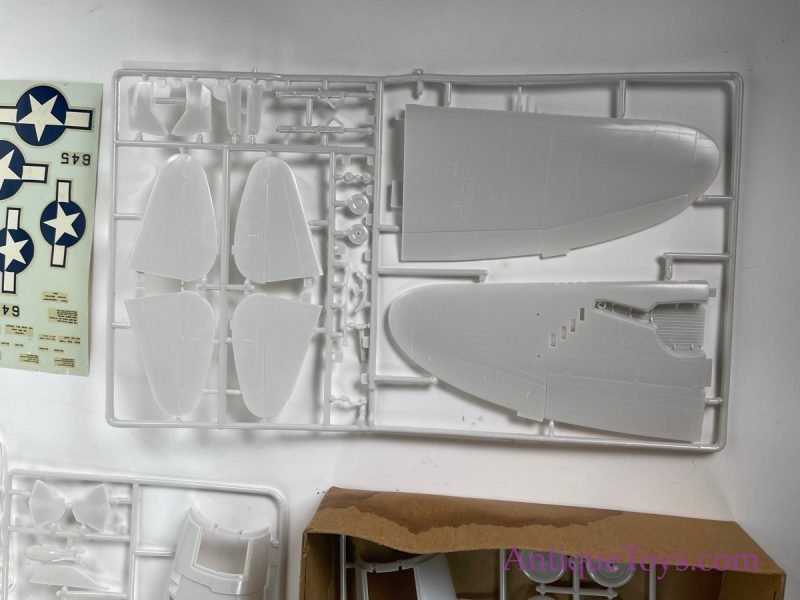Revell, Inc. Plastic Official 1/32 Scale Model Thunderbolt Republic P-47D in Box for Sale - Image 7