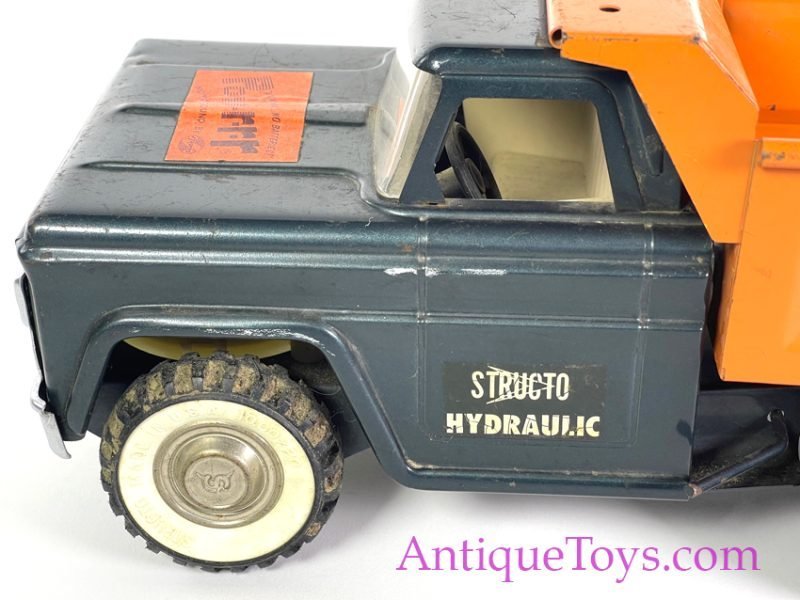 Structo Manufacturing Co. ca. 1960s Pressed Steel Hydraulic Dump Truck <FONT COLOR="ff000 ">*SOLD To COLLECTOR*</font> - Image 6