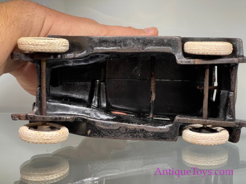 Arcade Chevy Cast Iron Sedan <FONT COLOR="ff000 ">*SOLD*</font> - Image 4