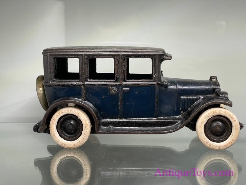 Arcade Chevy Cast Iron Sedan <FONT COLOR="ff000 ">*SOLD*</font>
