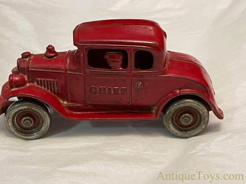 Kenton Cast Iron Fire Chief Car for Sale <FONT COLOR="ff000 ">*SOLD*</font> - Image 5