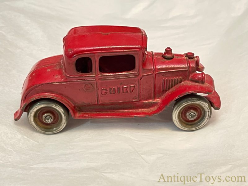 Kenton Cast Iron Fire Chief Car for Sale <FONT COLOR="ff000 ">*SOLD*</font> - Image 2