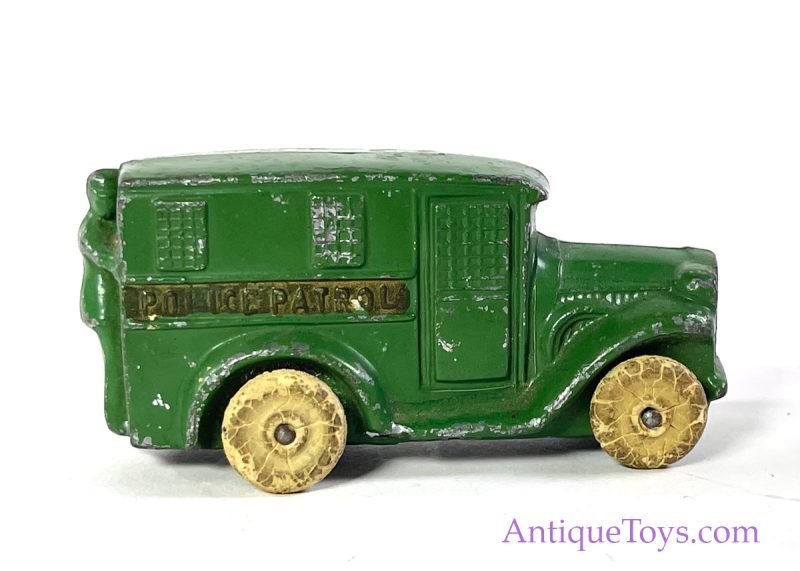 Tommy Toy Police Patrol Lead Slush Truck <FONT COLOR="ff000 ">*SOLD*</font>