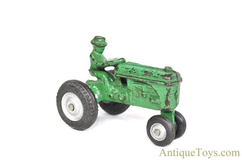 Arcade Cast Iron #723 Green Tractor 3.25" for Sale <FONT COLOR="ff000 ">*SOLD*</font>