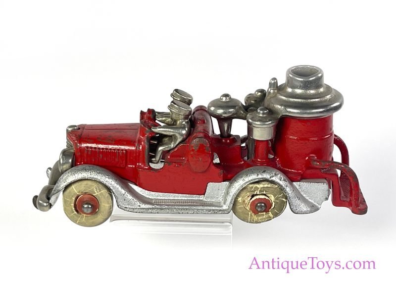 Hubley ca. 1936  Cast Iron Fire Pumper Truck 8.5" <FONT COLOR="ff000 ">*SOLD*</font> - Image 2