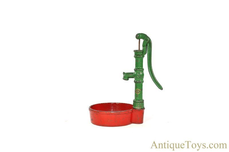 Arcade Cast Iron Large Sized Water Pump 8" <FONT COLOR="ff000 ">*SOLD*</font>