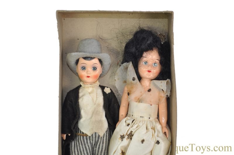 Sears ca. 1950s Happi Time Miniature Dolls 8" Bride and Groom Set in Box for Sale - Image 2
