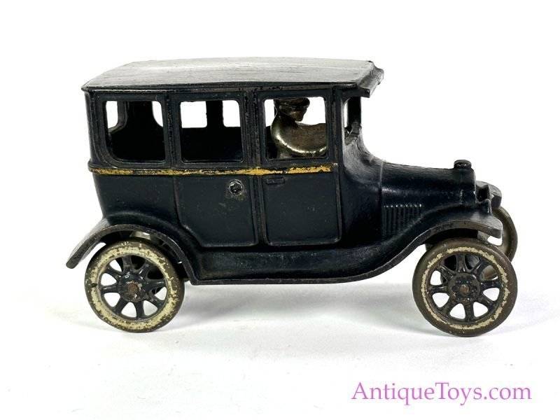 Arcade ca. 1920s Cast Iron Ford Model T "Fordor Sedan" <FONT COLOR="ff000 ">*SOLD*</font>