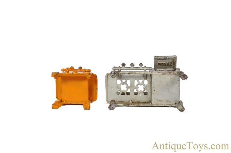 Kenton Royal Cast Iron Dollhouse Salesman Sample Stove Set <FONT COLOR="ff000 ">*SOLD*</font> - Image 4