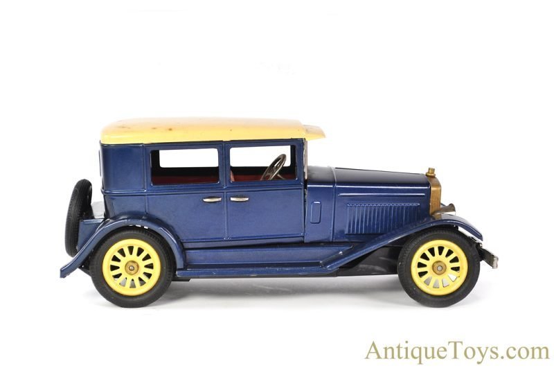 SSS Shioji & Co. Tin Lithographed Friction S-1227 "Antique Limousine" in Box for Sale - Image 3