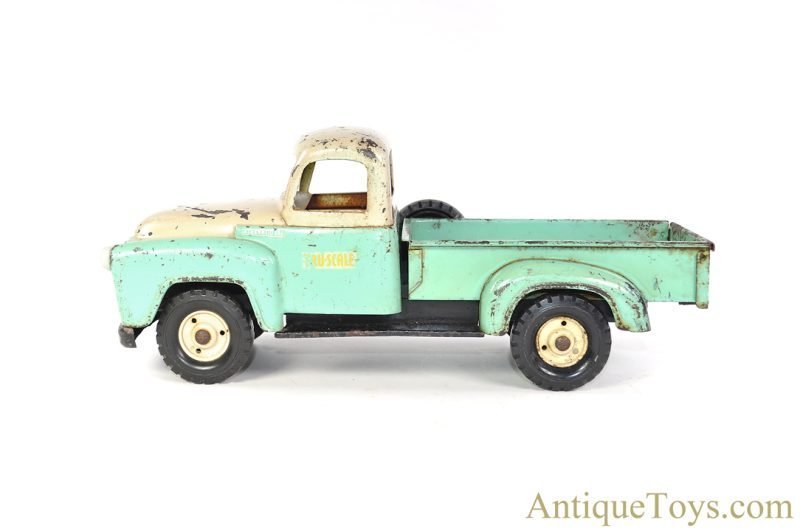 Carter Tru-Scale ca.1950s Pressed Steel International Harvester Turquoise TR-501 "International Pick-Up Truck" <FONT COLOR="ff000 ">*SOLD*</font> - Image 4