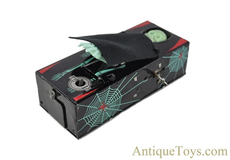 Yonezawa Toys (Y) Tin Lithographed Windup "Coffin Bank" Mint in Box for Sale - Image 5