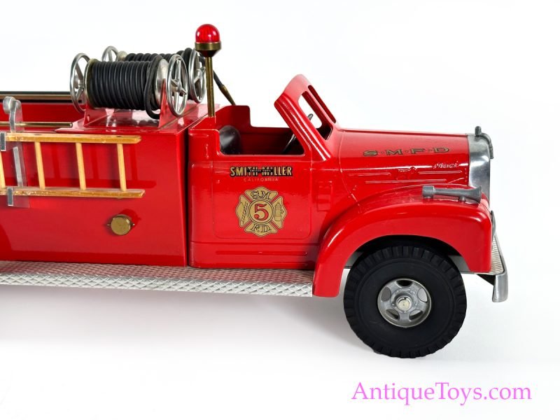 Fred Thompson Smith Miller, Inc. “Smitty Toys” Vintage SMFD Fire Engine <FONT COLOR="ff000 ">*SOLD*</font> - Image 3