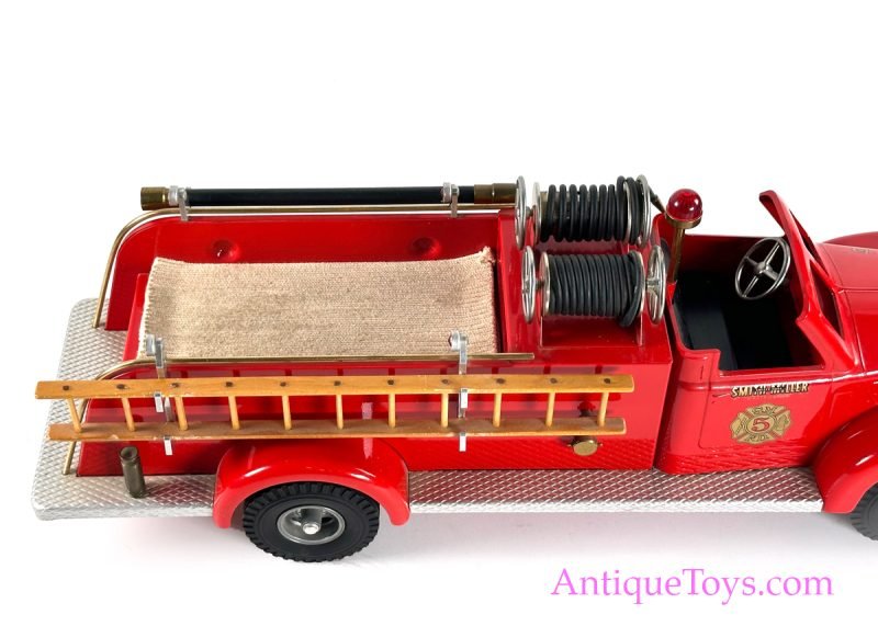 Fred Thompson Smith Miller, Inc. “Smitty Toys” Vintage SMFD Fire Engine <FONT COLOR="ff000 ">*SOLD*</font> - Image 4