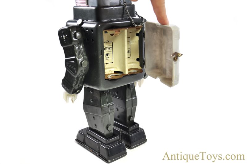 ALPS ca. 1958-1959 1st Version Tin Lithographed Battery-Operated "Television Spaceman" UM-1 Robot <FONT COLOR="ff000 ">*SOLD*</font> - Image 7