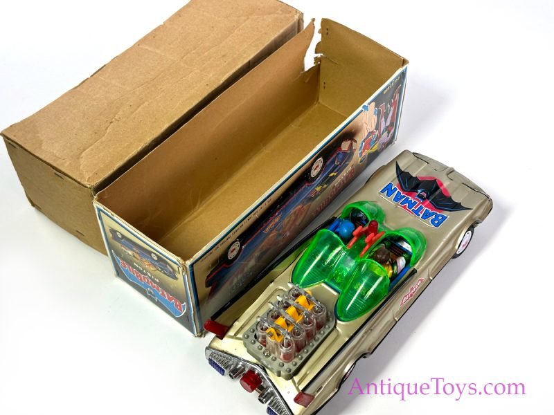 RARE Tin Lithographed Batt. Op. Gold Batman Batmobile Piston Car in Box <FONT COLOR="ff000 ">*SOLD*</font> - Image 6