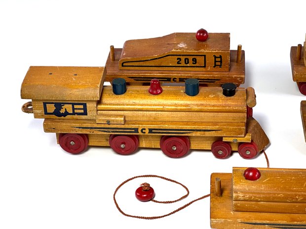 Vintage Wooden Little Train Toy 1920s, Antique Handmade Toy, Jouet  Personnage Petit Train Ancien Bois 