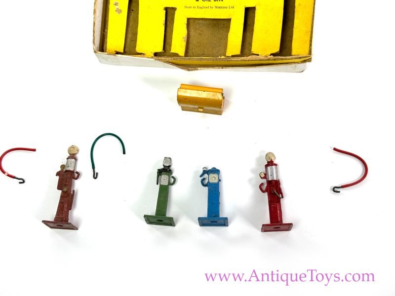 Meccano Ltd. Dinky Toys No. 49 Gas Pump Boxed Set for Sale - Image 7