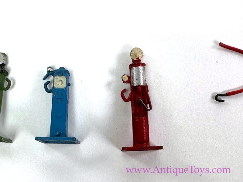 Meccano Ltd. Dinky Toys No. 49 Gas Pump Boxed Set for Sale - Image 6