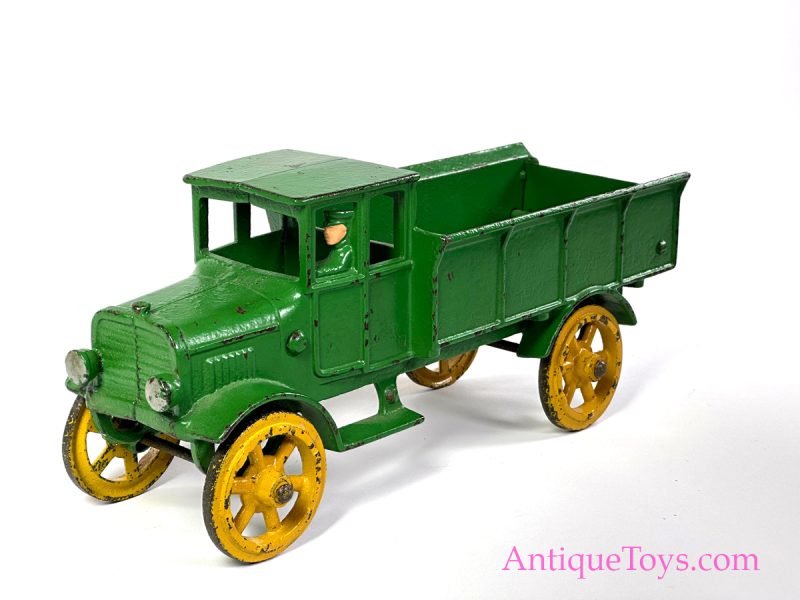 Hubley ca. 1926 Cast Iron Truck 10" <FONT COLOR="ff000 ">*SOLD*</font>