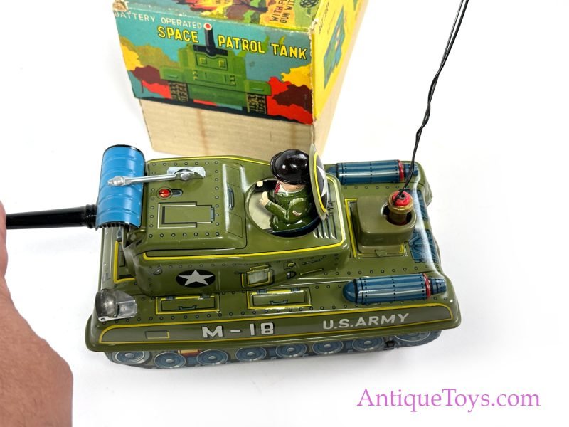 Okuma Tin Lithographed Batt. Op. Army M-18 Space Patrol Tank & USAF F-104 Jet in Box <FONT COLOR="ff000 ">*SOLD*</font> - Image 2