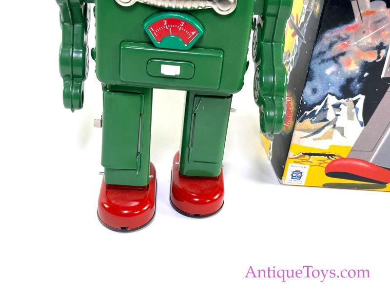 HaHa Toy Tin Lithographed Battery Op. “Smoking Spaceman” TR2011 Green Edition with Box for Sale - Image 8