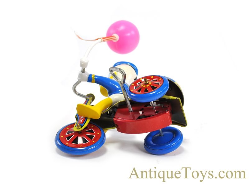 Vintage Korean Tin Lithographed Windup "Duck Tricycle" in Box for Sale - Image 3