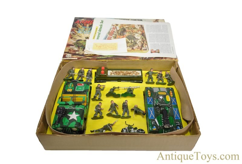 Marx Tin Lithographed Batt. Op. J-9636 "Armored Attack Set" in Box <FONT COLOR="ff000 ">*SOLD*</font> - Image 2