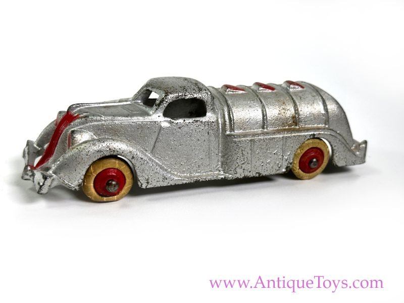 Vintage Hubley ca. 1937 Cast Iron Oil Truck for Sale - Image 7