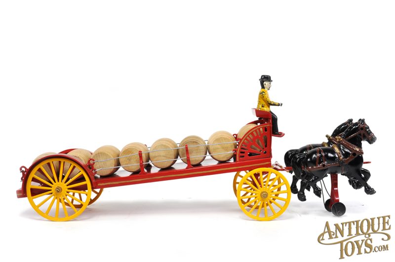 Wilkins Toy Co. ca. 1910 Cast Iron No. 147 City Dray Beer Barrel Wagon for Sale - Image 3