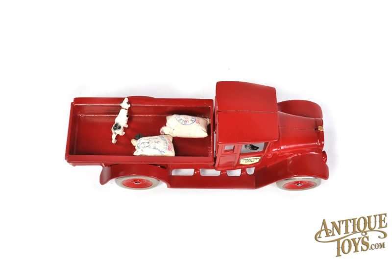 Arcade Cast Iron Red Baby International Harvester Pickup Truck for Sale <FONT COLOR="ff000 ">*SOLD*</font> - Image 4