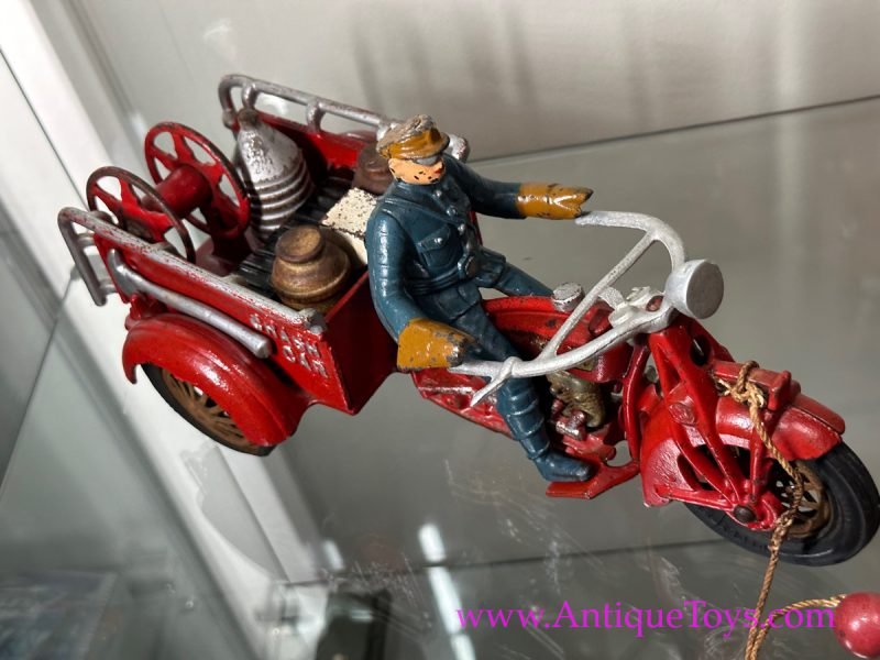 Hubley ca. 1930s Cast Iron Indian Motorcycle Crash Car <FONT COLOR="ff000 ">*SOLD TO CLIENT*</font> - Image 4