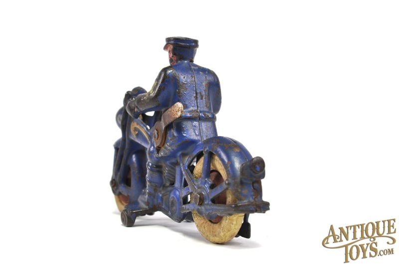 Hubley Cast Iron Motorcycle Cop with Battery Operated Light 6.25" <FONT COLOR="ff000 ">*SOLD*</font> - Image 5