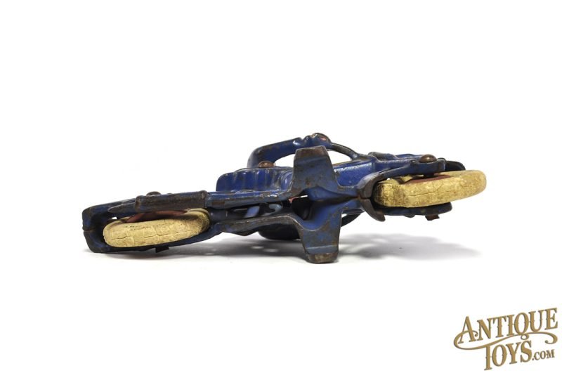 Hubley Cast Iron Motorcycle Cop with Battery Operated Light 6.25" <FONT COLOR="ff000 ">*SOLD*</font> - Image 6