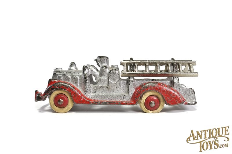 Hubley ca. 1930’s Silver and Red Cast Iron Fire Engine Ladder Truck 5" <FONT COLOR="ff000 ">*SOLD*</font> - Image 3