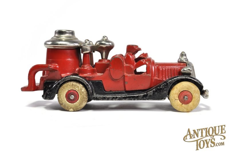Hubley Cast Iron Fire Engine Pumper Truck 6.5" for Sale - Image 2
