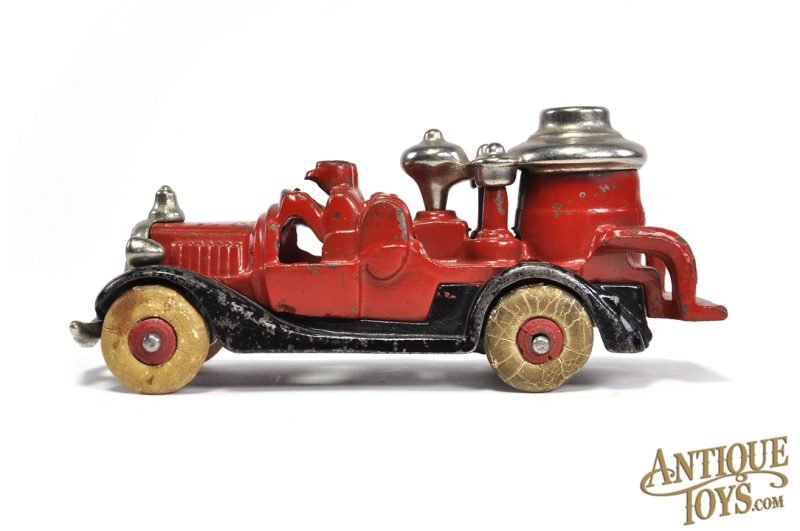 Hubley Cast Iron Fire Engine Pumper Truck 6.5" for Sale - Image 3