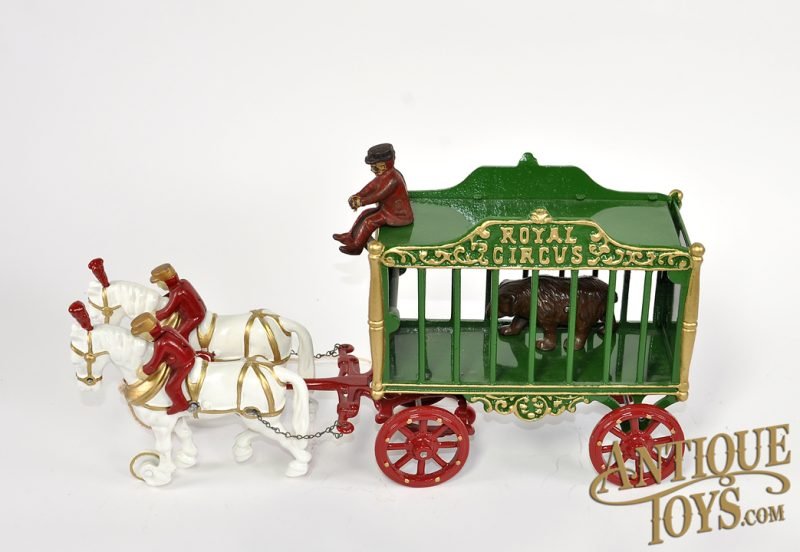 Hubley Cast Iron Royal Circus Horse Drawn Brown Bear Cage Circus Wagon <FONT COLOR="ff000 ">*SOLD*</font> - Image 3