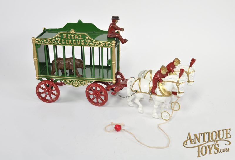 Hubley Cast Iron Royal Circus Horse Drawn Brown Bear Cage Circus Wagon <FONT COLOR="ff000 ">*SOLD*</font> - Image 2
