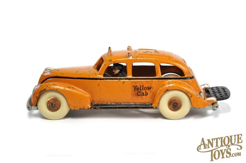 Hubley ca. 1939 Cast Iron Yellow Cab 8.25" <FONT COLOR="ff000 ">*SOLD*</font> - Image 2