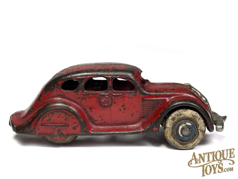 Arcade ca. 1930's Cast Iron Red Chrysler Airflow for Sale - Image 3