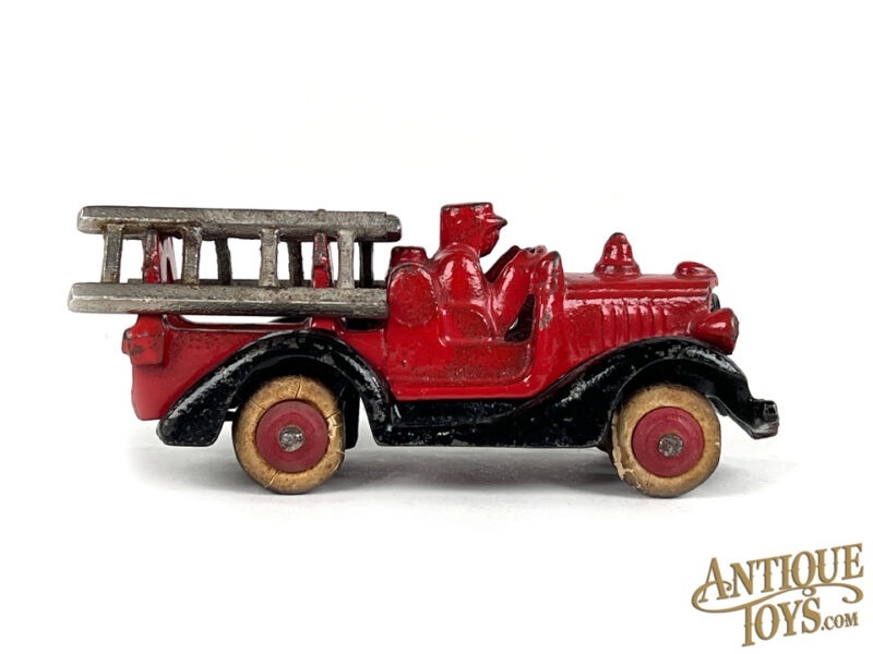 Hubley Cast Iron Fire Engine Ladder Truck 4.75" for Sale - Image 2