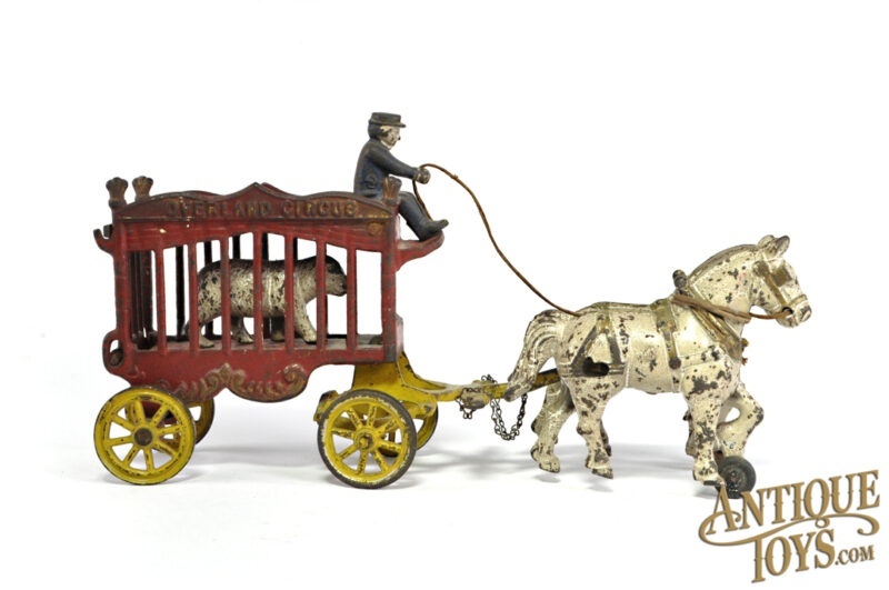 Kenton Cast Iron Overland Circus Wagon with Polar Bear 13.25" for Sale - Image 2