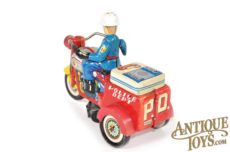 Yoshiya (KO) Tin Lithographed Windup Police Department P.D. Motorcycle Trike for Sale - Image 4