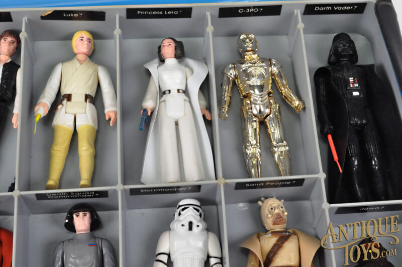 Kenner Vintage Star Wars Mini Action Figure Collector's Case with 24 Action Figures & Weapons <FONT COLOR="ff000 ">*SOLD*</font> - Image 6